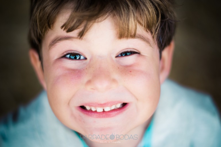 niño sonriendo