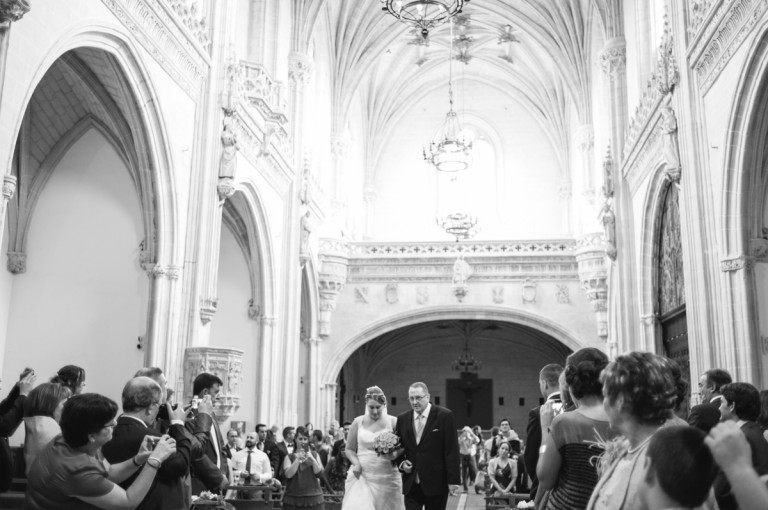 entrada de la novia a la iglesia