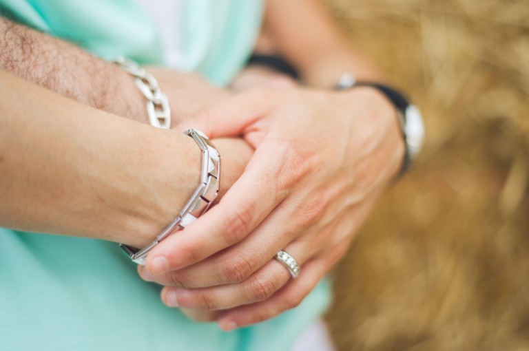 detalle del anillo de compromiso