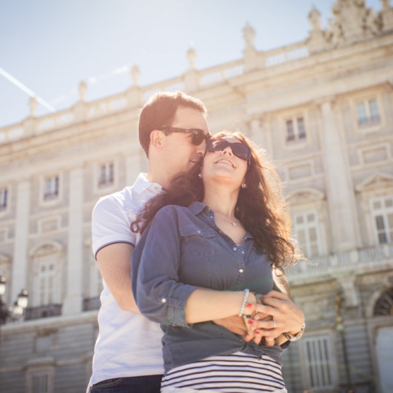 sesión de preboda en el Palacio Real en Madrid