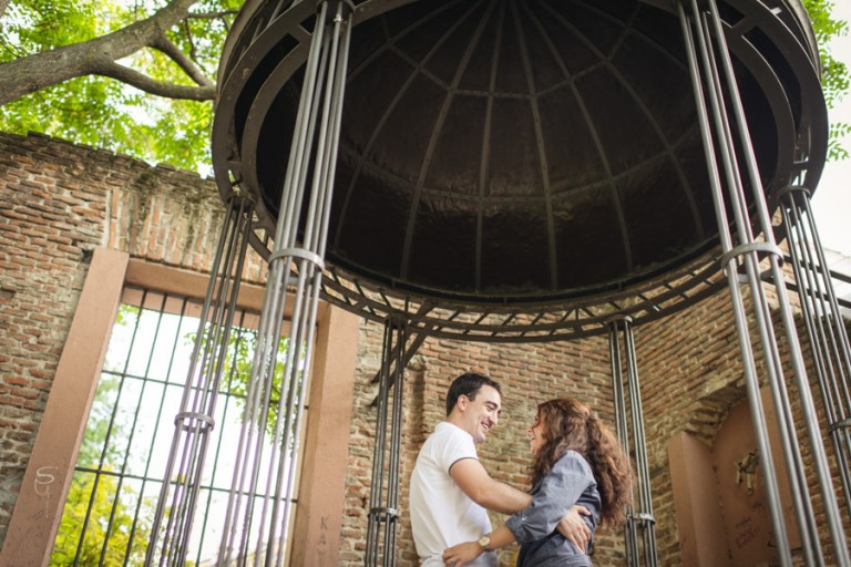 sesión de preboda en el barrio de la Latina en Madrid