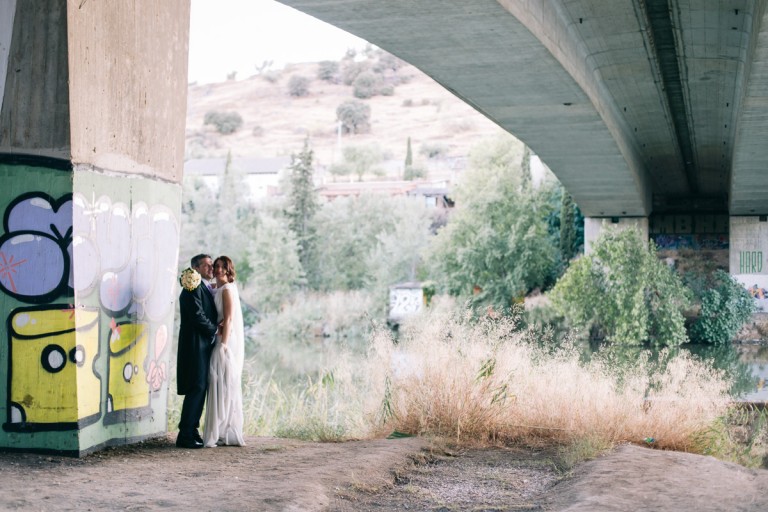 novios en la orilla del rio Tajo