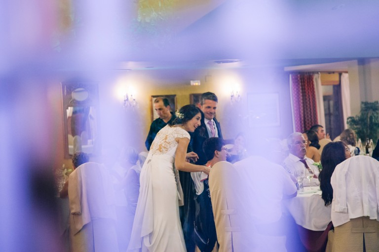 novios saludando en la cena