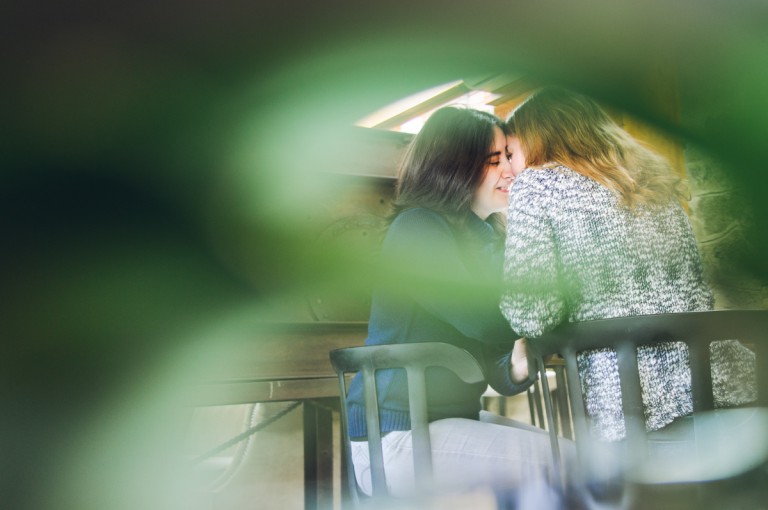 lesbianas entre plantas